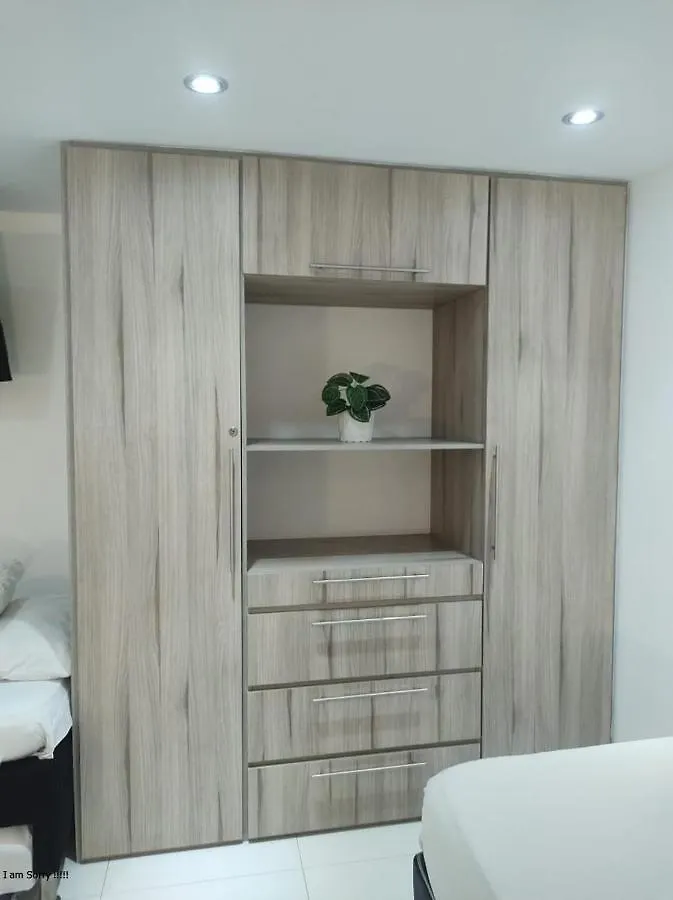 Ed La Frontera Poblado 1 A 6 Personas Apartamento Medellín